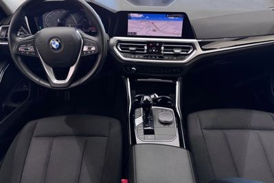 BMW Seria 3 Touring 318i Advantage