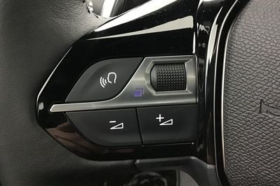Peugeot 2008 STYLE 1.2 mHEV e-DCS6
