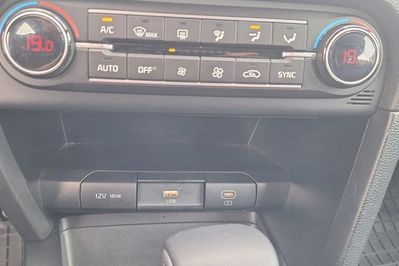 Kia Ceed 1.5 T-GDI L DCT