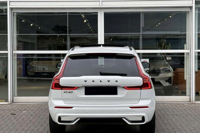 Volvo XC60 B5 AWD Plus Black Edition