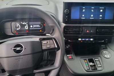 Opel Combo Van Cargo L2H1 Zabudowa Brygadowa EAT8