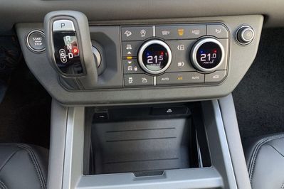 Land Rover Defender 130 D350 X-Dynamic HSE
