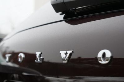 Volvo XC60 T6 Plug-In Hybrid AWD Ultra Bright