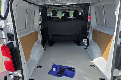 Opel Vivaro XL L2H1 Zabudowa Brygadowa Składana