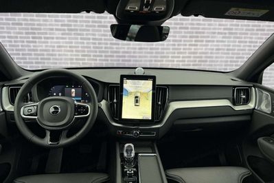 Volvo XC60 T8 Plug-In Hybrid AWD Ultra Dark