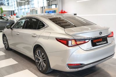 Lexus ES 300h Business Edition