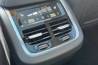 Volvo XC60 B5 B AWD Ultra Dark