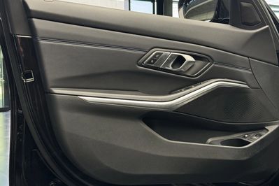 BMW Seria 3 330e PHEV xDrive M Sport aut