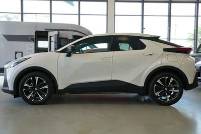 Toyota C-HR Style 2.0 Hybrid Dynamic Force Plug-in