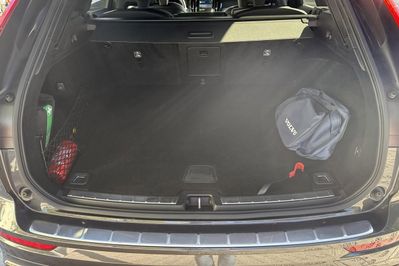 Volvo XC60 B5 B AWD Plus Dark