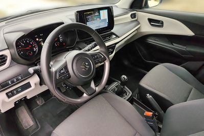 Suzuki Swift Dualjet SHVS Premium Plus