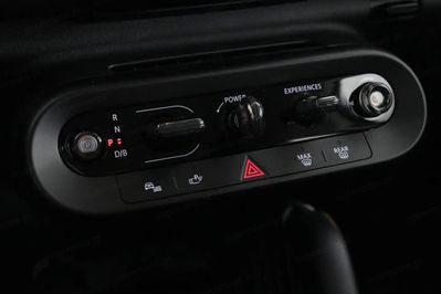 Mini Mini Cooper E Linia Essential