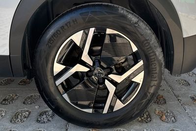 Peugeot 2008 Allure 1.2 PureTech  EAT8