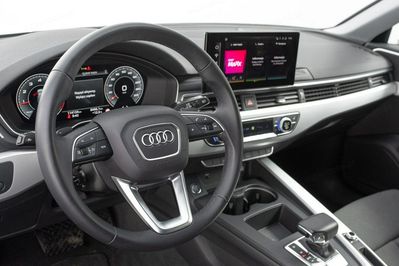 Audi A4 35 TFSI mHEV S tronic