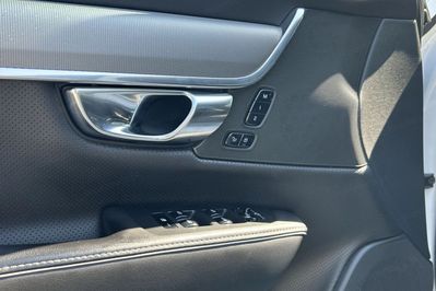 Volvo S90 D4 R-Design