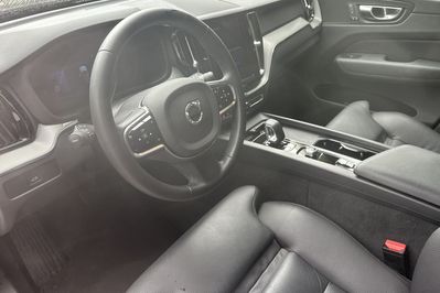 Volvo XC60 B5 B AWD Plus Dark