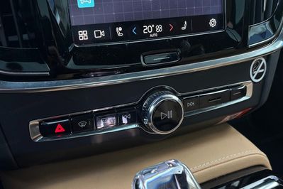 Volvo V90 T6 AWD Plug-In Hybrid Plus Bright