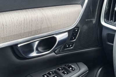 Volvo V90 T6 AWD Plug-In Hybrid Plus Dark aut