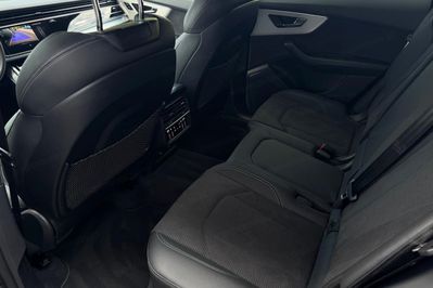 Audi Q8 55 TFSI quattro S Line