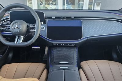 Mercedes Klasa E 300 e 4-Matic AMG