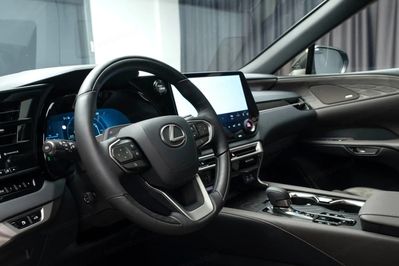 Lexus RX 450h+ Omotenashi 2.5 Hybrid Plug-in