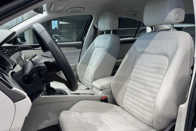 Volkswagen Passat 2.0 TSI Elegance DSG