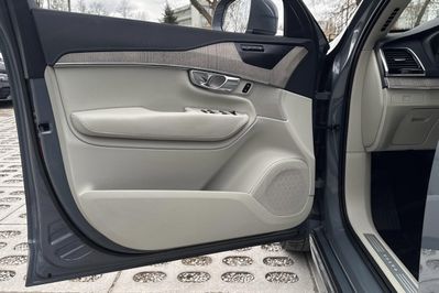 Volvo XC90 B5 D AWD Plus Bright