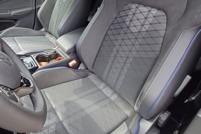Volkswagen Golf R-Line Plus 1.5 eTSI mHEV