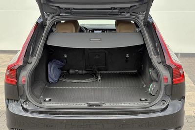 Volvo V90 T6 eAWD Plug-In Hybrid Plus Dark