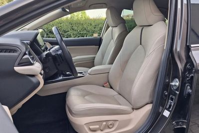 Toyota Camry 2.5 Hybrid Executive Cvt