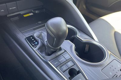 Toyota Camry Executive CVT