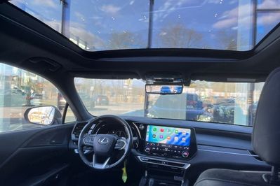 Lexus RX 350h Omotenashi