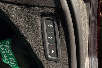 Volvo XC90 T8 AWD Plug-In Hybrid Ultra Black Edition 7os aut
