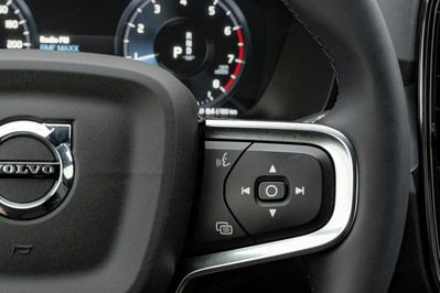 Volvo XC40 T3 Momentum Pro