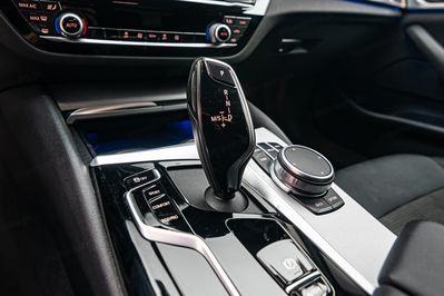 BMW Seria 5 518d  aut