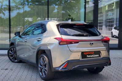 Lexus UX 300h F Sport Design