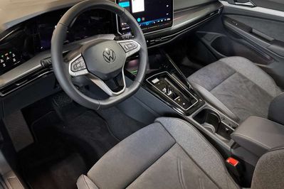 Volkswagen Golf Style 1.5 eTSI mHEV DSG