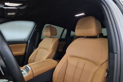 BMW X6 M50i