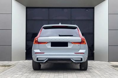 Volvo XC60 B5 B AWD Ultra Dark