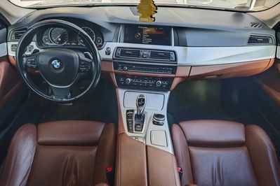 BMW Seria 5 530d xDrive Luxury Line