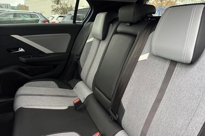 Opel Astra Elegance 1.2 T  S&S