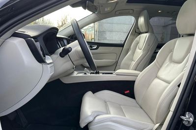 Volvo XC60 T8 Plug-In Hybrid AWD Plus Bright