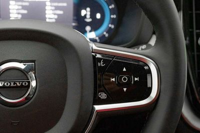 Volvo XC60 B4 B Plus Dark