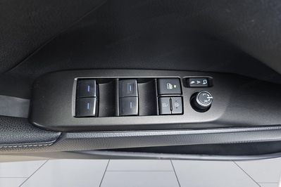 Toyota Camry Hybrid Prestige CVT