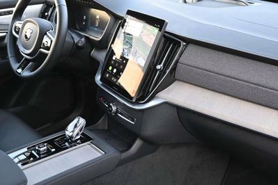 Volvo XC90 T8 AWD Plug-In Hybrid Ultra Dark 7os