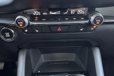 Mazda 3 2.0 Center-Line