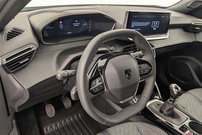 Peugeot 2008 ALLURE 1.2 PureTech