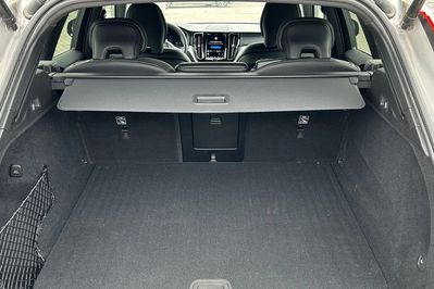 Volvo XC60 B4 B Plus Dark aut