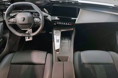 Peugeot 308 GT Exclusive S&S e-DCS6 1.2 mHEV