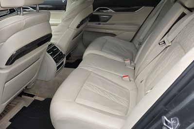 BMW Seria 7 750i xDrive